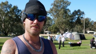 Housing crisis leaves opal miners with no choice but to live in a tent