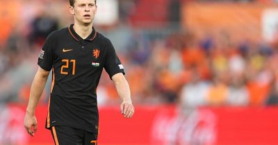 Frenkie de Jong 'says no' to Manchester United move and more transfer rumours