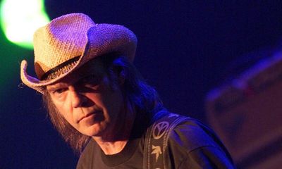 Neil Young and Crazy Horse: Toast review – brooding ‘lost’ set from 2001