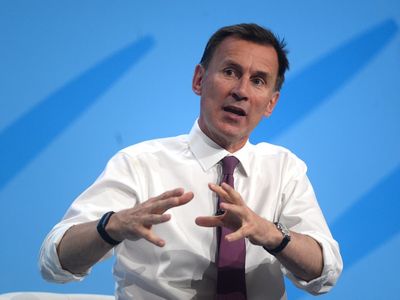 Hunt and Tugendhat vow to keep Boris Johnson’s protocol bill and uphold Brexit ‘revolution’