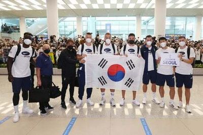 Heung-min Son fronts welcome party as Tottenham squad arrives in South Korea