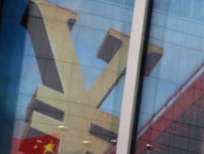Chinese protesters demanding bank deposits tussle with security men