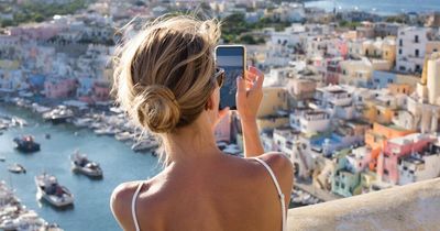 Edinburgh holidaymakers issued warning by experts to avoid hefty roaming charges