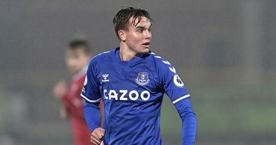 Everton midfielder handed new contract after 16 months of injury hell