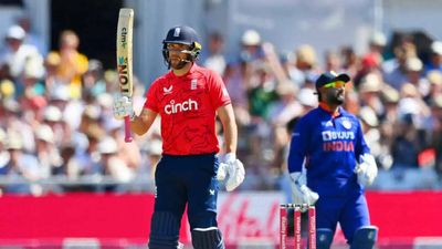 3rd T20I: Dawid Malan, Liam Livingstone fire England to 215/7