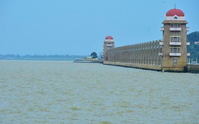 Andhra Pradesh: Water level at Tungabhadra Dam nearing FRL, alert sounded in Kurnool
