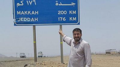 British-Iraqi Travels on Foot Across 11 Countries to Make it to Hajj