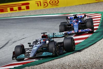 Russell: Perez clash penalty in F1 Austrian GP "harsh", "nowhere to go"