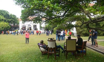 Occupy Temple Trees: Sri Lankans revel in overrun presidential palace