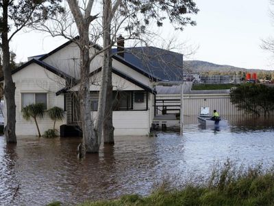 Rain to ease as NSW eyes flood recovery