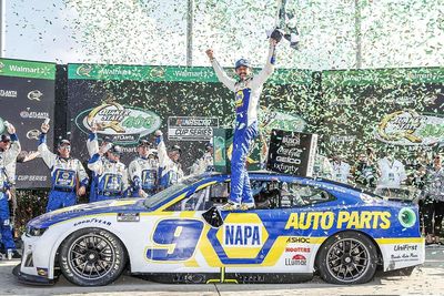 Elliott claims first Atlanta Cup win after chaotic last lap