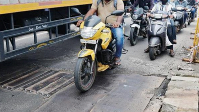 Bengaluru: Crater appears on MES flyover; fixed temporarily