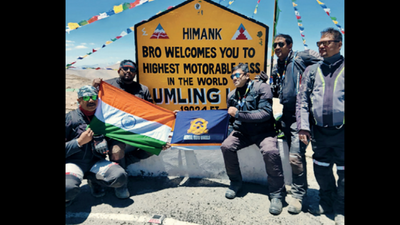 Kolkata: Oncologist, 5 others ride 3,800 km to spread awareness on cancer