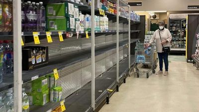Water supply in Dubbo undrinkable as boil water alert timeframe remains unclear
