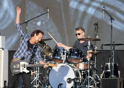 Pearl Jam at BST Hyde Park review: Earnest rock from long-standing grunge titans