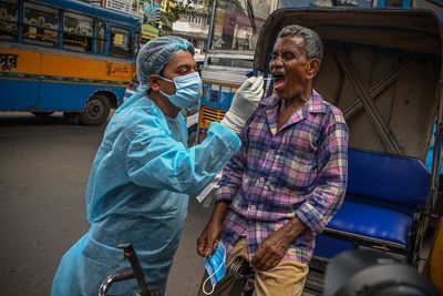 Spread of new coronavirus variant raises concerns in India and worldwide (old)