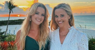 Reese Witherspoon stuns fans as she poses with lookalike daughter Ava in sunset snap