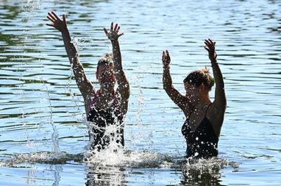 London weather latest: Extreme heat warning issued by Met Office as capital hits 32C