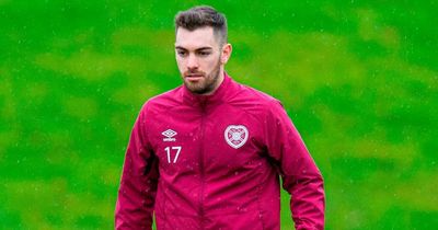Former Hearts defender in Premiership transfer possibility as Dundee United eye deal