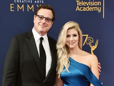 Kelly Rizzo says she’s learning ‘how to brave the world’ six months after husband Bob Saget’s death