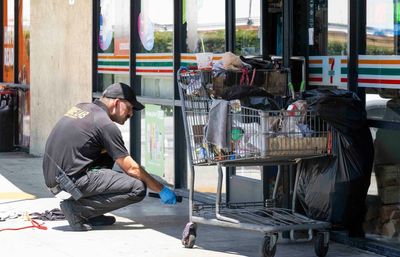 Cops: 2 dead and 3 wounded at 4 California 7-Eleven stores