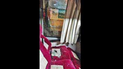 Liquor bottles hurled at Karnataka State Road Transport Corporation bus, 1 hurt