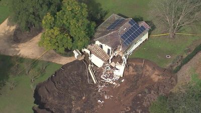 Landslide starts to swallow home in Richmond Lowlands after NSW floods