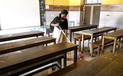 India logs 20 new COVID-19 fatalities