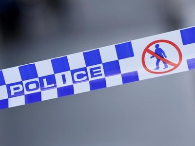 Manhunt after shooting death in Melbourne