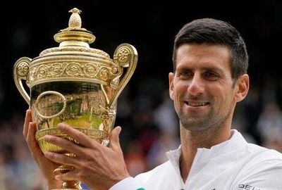 Why is there a pineapple on the Wimbledon 2022 trophy?