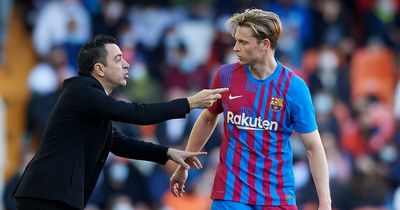 Barcelona's Frenkie de Jong desperation as Xavi has new strategy to sell Man Utd target