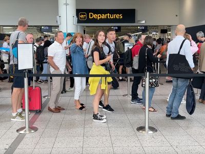 Passengers left ‘locked in stairwell’ at Gatwick airport after flight delay