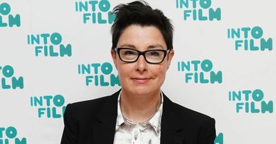 Comedian Sue Perkins apologises over inaccurate tweet claiming Notts MP was 'mocking NHS staff'