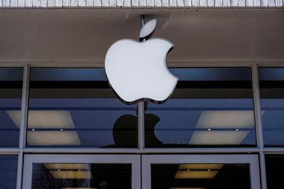 Russia fines Apple and Zoom for alleged data storage violation