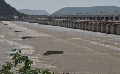 Inflows at Prakasam Barrage cross 40,000 cusecs