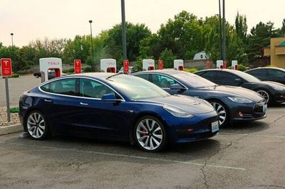 U.S. reaches electric vehicle mass adoption milestone