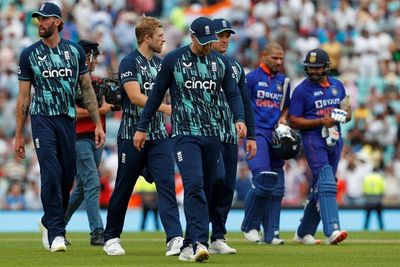 England fail to fire as India dish out 10-wicket hammering