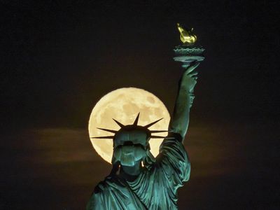 A buck supermoon is now visible. Here's what to look for