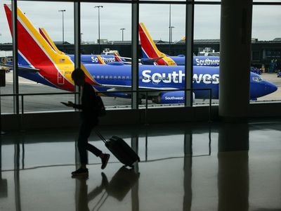 ‘Steamy, stale trash’: Southwest passenger claims she was kicked off flight for defending ‘slut-shamed’ woman