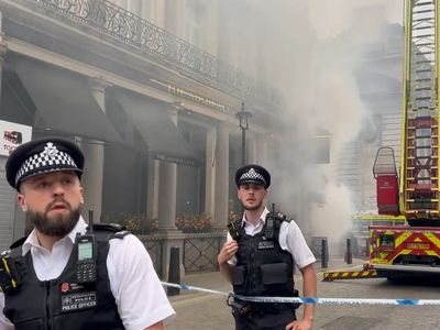 Trafalgar Square fire: 125 fire fighters tackle blaze in central London pub during heatwave