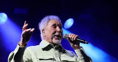 Sir Tom Jones forced to postpone Budapest gig due to laryngitis