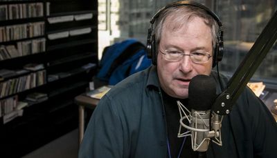 WXRT host Lin Brehmer will take leave for chemotherapy