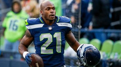 Adrian Peterson Doesn’t Close Door on Return to NFL