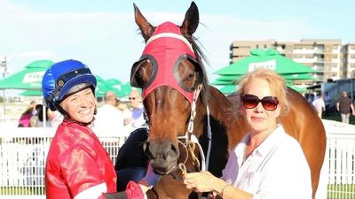 Queensland jockey Leah Kilner makes 'wonderful' recovery, asks about horses