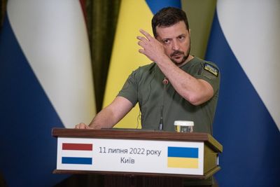 Ukraine news – live: Kyiv strikes deal with Putin to free grain blocked by Russia