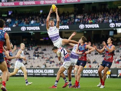 Dockers coach keen for Lobb to stay put