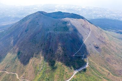 Tourist falls into Mount Vesuvius while taking a selfie