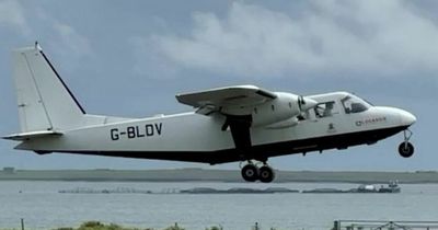 What it's like to travel on world's shortest flight in Scotland at just one minute 14 seconds