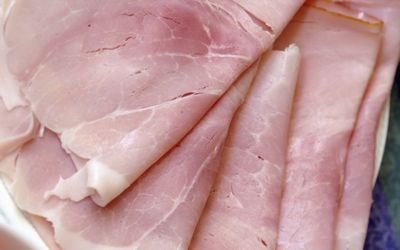 No more pink ham? French report finds link between meat curing additive and bowel cancer