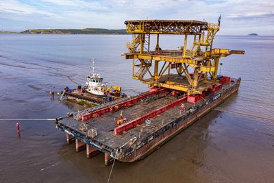 Decommissioned oil rig arrives to be transformed into art installation